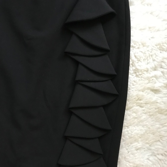 Express Design Studio black pencil skirt size 2 - Picture 2 of 4